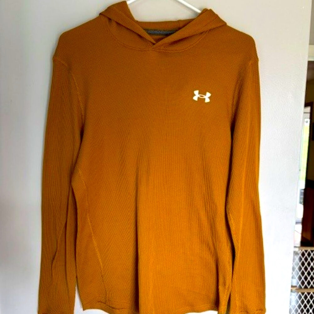 NWOT Under Armour thermal shirt with hood - Picture 2 of 5
